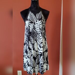 Old Navy- Contemporary B&W Dress - Halter Design Type